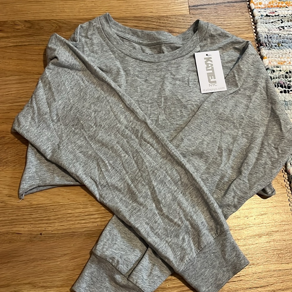 Katie J NYC girls cropped long sleeve shirt